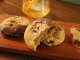 Whole Wheat Cookies Stuffed with Dulce de Leche