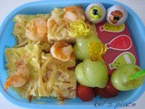 Cabbage, Prawns & Spaghetti Pancake Bento (393)