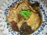 Braised chicken with lily buds and mushrooms