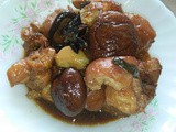 Braised pig trotter and mushrooms