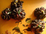 Cny 2015 Flower Shape Chocolate German Cookies [花花巧克力豆德式酥饼]