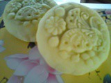 Natural colour - orange snowskin mooncakes