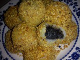 Peanut coated sesame 'tang yuan'