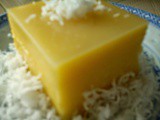 Steamed pumpkin kuih with grated coconut [金瓜椰丝糕]