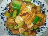 Stir fry fried beancurd with cucumber