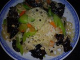 Stir fry lotus roots with black fungus