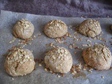 Oat flakes and buttermilk bread