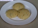 Quick Rava Idli / Steamed Semolina Cakes