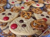{Oh-So-Cute} Peanut Butter Reindeer Cookies