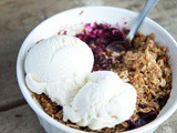 Berry oat crumble