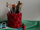 Come realizzare porta pennelli con cannucce di carta [tutorial]