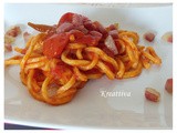 Voglia di semplicità - Troccoli ai pomodorini con peperoncino e guanciale