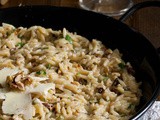 Orzo pasta sa mladim lukom / Orzo pasta with spring onions