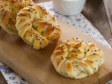 Pužići-pecivo / Twisted snail buns