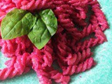 Pasta al pesto di rapa rossa e ricotta (bimby)