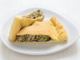 Scaccia broccoli primosale e olive