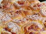 Torta delle rose con confettura di fragole (bimby)