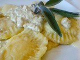 Tortelli di patate con gorgonzola al pesto di noci