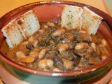 Zuppa funghi fagioli e speck