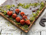  Il cioccolato è la materia di cui sono fatti i sogni . e anche le torte con Kalapaia e ciliegini confit alla fava tonka