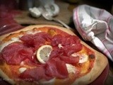  La pizza me la tagli in quattro fette, non penso di riuscire a mangiarne otto : il piatto più buono del mondo diventa light con la bresaola Snello