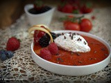  Rosso Relativo  ovvero Zuppa dolce di ciliegino, rabarbaro e frutti di bosco con quenelle di ricotta di pecora e grue di cacao