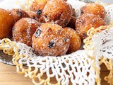 Frittelle di Carnevale veneziane con uvetta e pinoli