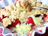 Un dolce velocissimo, facilissimo, buonissimo? Crumble di fragole