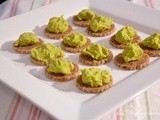 Hummus di avocado e piselli