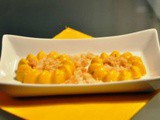 Bavarese salata di zucca gialla con crumble al Parmigiano Reggiano e mandorle