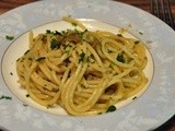 Bigoli in salsa alla veneziana, ovvero spaghetti con salsa alle acciughe