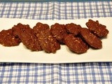 Biscotti con nocciole e cacao