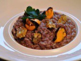 Carnaroli con acqua di cavolo viola, cozze e vongole