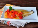Filetti di orata con peperoni e pomodorini