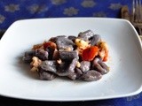 Gnocchi di patate Vitelotte al sugo di astice e calamari