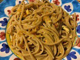 Linguine di farro con cozze, vongole, polpa di ricci e bottarga di muggine