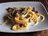 Spaghettoni cacio, pepe nero e finferli – chef Andrea Aprea
