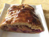 Strudel di frutta estiva con biscotti di grano duro integrale biologico