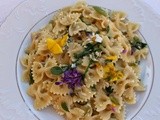 Farfalle, fiori, erbe e formaggio: una montagna generosa e un cuore più leggero