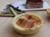 Mini quiche con gamberi e pancetta