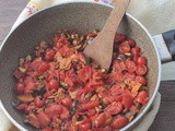 Riccioli con pomodorini, melanzane e tonno