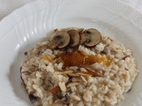 Risotto alla cannella con mandorle, funghi e confettura di pompelmo rosa