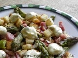 Insalata croccante di asparagi, pancetta e mandorle