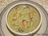 Minestra d' orzo con  piselli  lenticchie e cozze