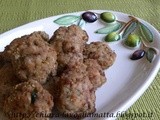 Polpettine saporite con mandorle e pinoli