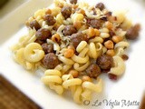 Riccioli con polpettine di salsiccia e ceci