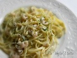 Spaghetti con crema  alla  senape, gamberetti e pinoli tostati