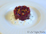 Tartara di barbabietola al balsamico e zeste di arancia con panna acida all'erba cipollina