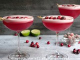 Cranberry pisco sour