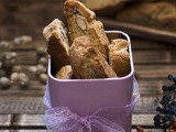 Biscotti da colazione semintegrali con mandorle e olio extravergine di oliva